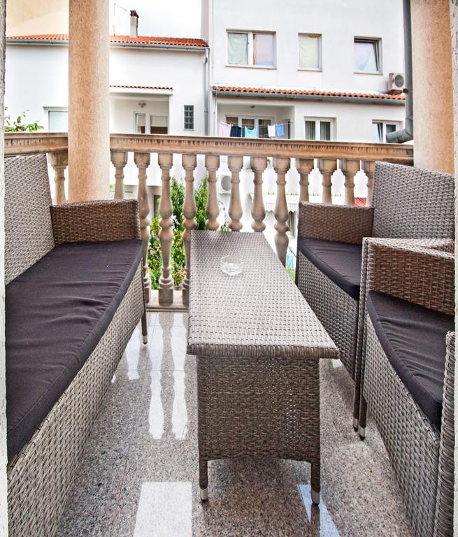 Apartment Vukadin Pula Exterior photo